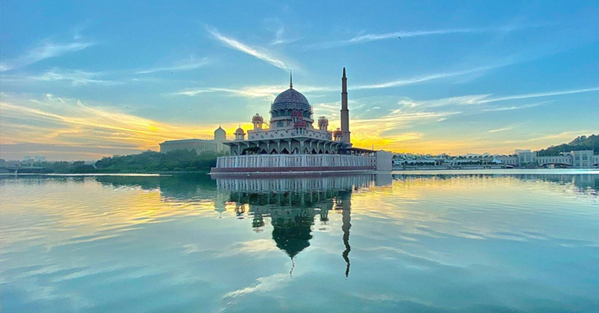 ইসলামে যেসব ব্যক্তির প্রশংসা নিষিদ্ধ