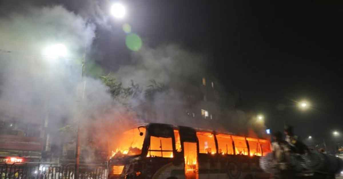 গাজীপুরে এক রাতে তিনটি বাসে অগ্নিসংযোগ
