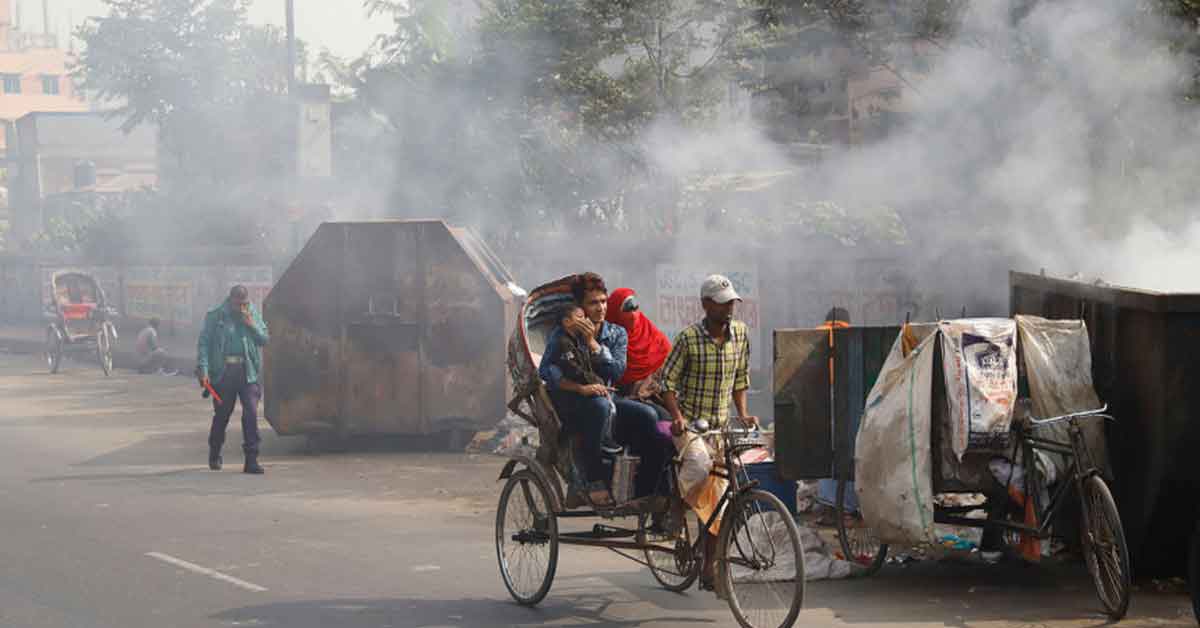 দেশের ৩ এলাকার বাতাস আজ ‘দুর্যোগপূর্ণ’ দেশের ৩ এলাকার বাতাস আজ ‘দুর্যোগপূর্ণ’