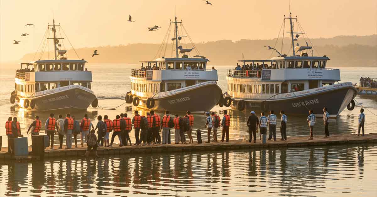প্রথম যাত্রায় ১২০০ পর্যটক নিয়ে সেন্ট মার্টিনের পথে তিন জাহাজ