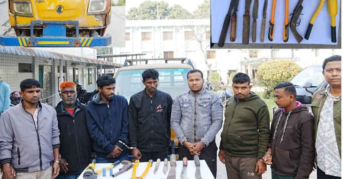 দাউদকান্দিতে ডাকাত চক্রের সর্দারসহ গ্রেপ্তার ৭ দাউদকান্দিতে ডাকাত চক্রের সর্দারসহ গ্রেপ্তার ৭