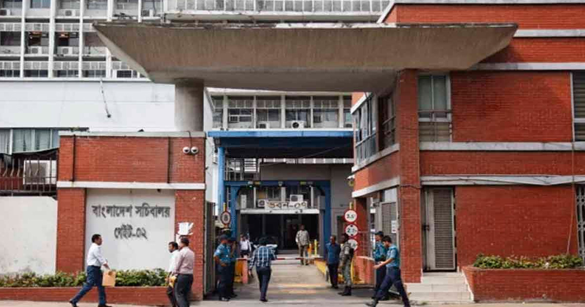 সমন্বয়হীনতায় প্রশাসনে সেবা বিপর্যয়, ভোগান্তি বাড়ছে সমন্বয়হীনতায় প্রশাসনে সেবা বিপর্যয়, ভোগান্তি বাড়ছে