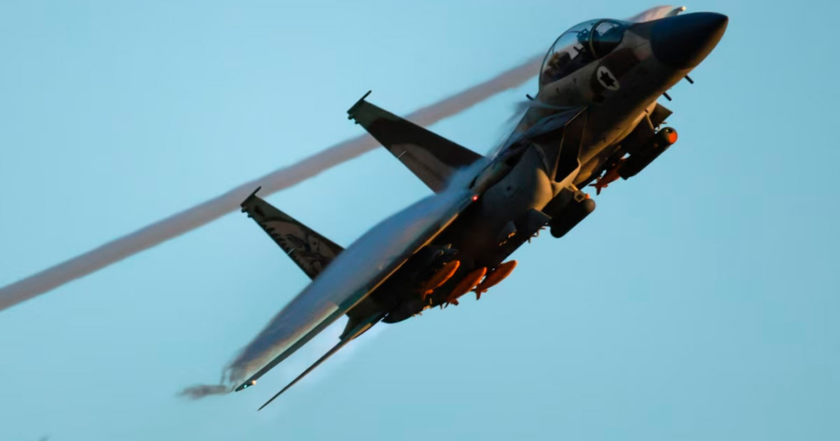 ইরান থেকে মার্কিন ক্রু উদ্ধার, তবে নিরাপদে সরানো এখনো বাকি